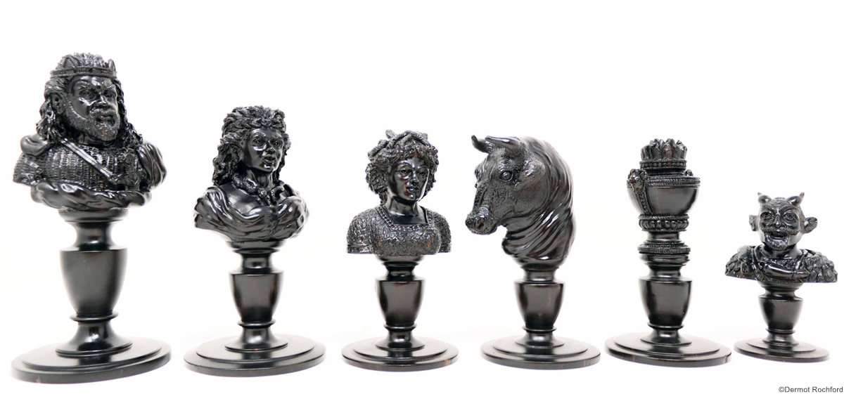 DK Bust Chess Set