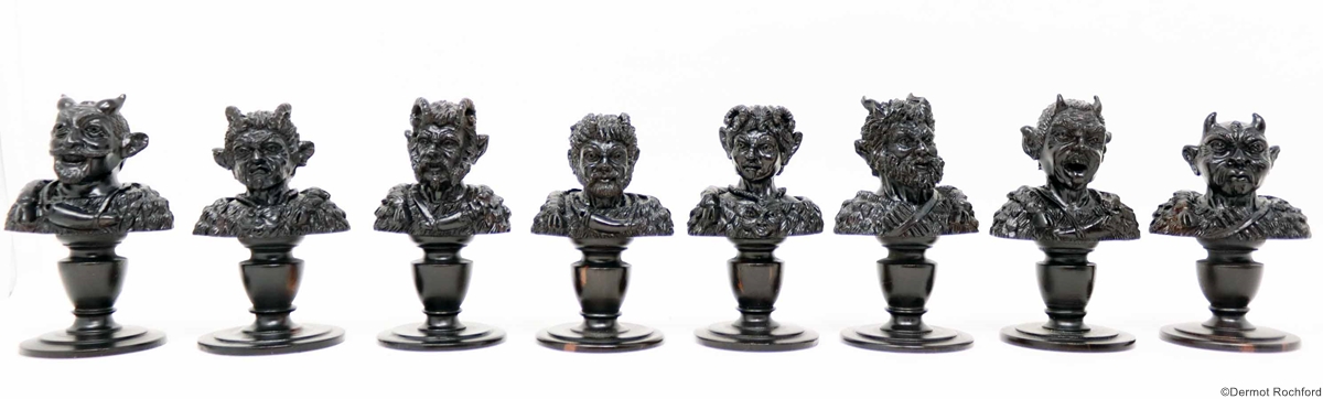 DK Bust Chess Set