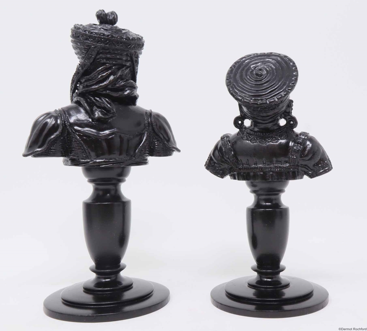 DK Bust Chess Set