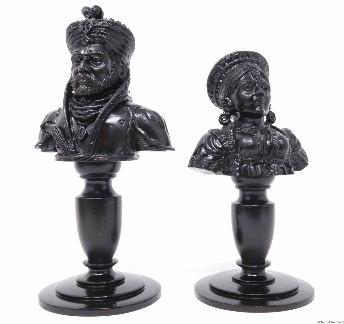 DK Bust Chess Set