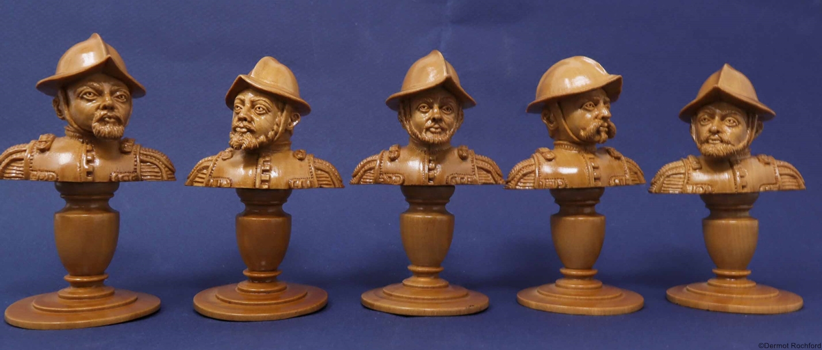 DK Bust Chess Set