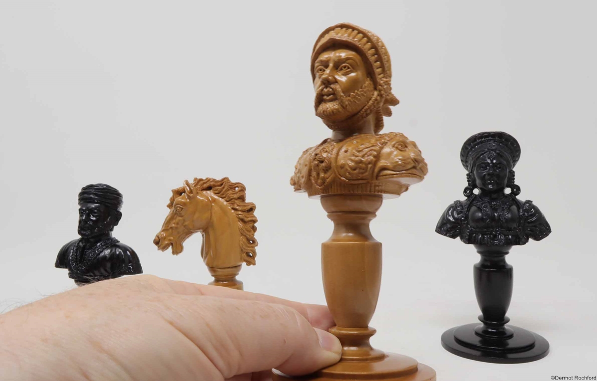 DK Bust Chess Set