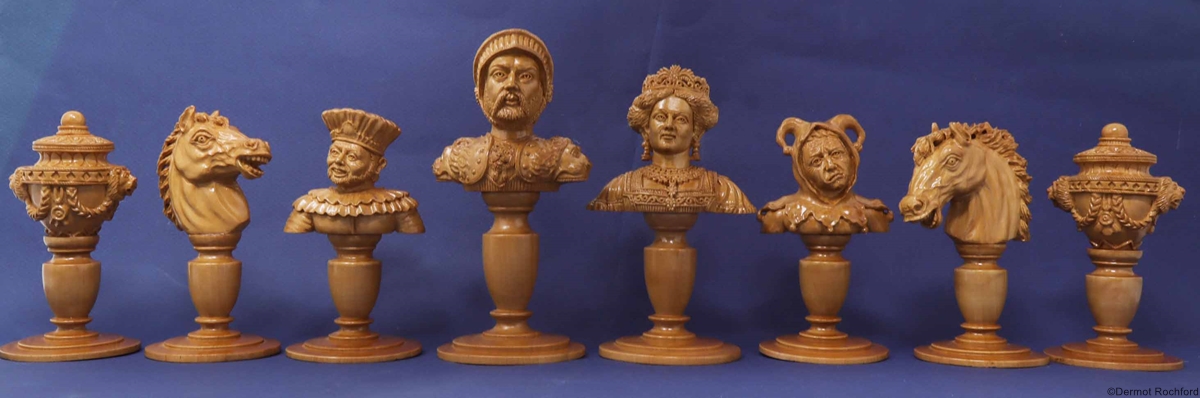 DK Bust Chess Set