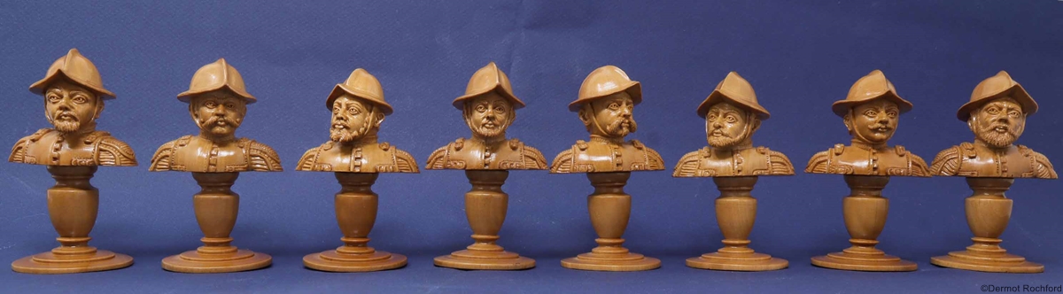 DK Bust Chess Set