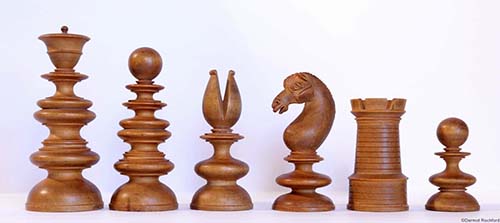 Rare stamped early 19th Century English Chess set made by Calvert of London