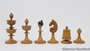 Early 19th century Italian selenus chess set