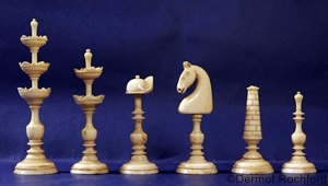 Fine antique Italian bone selenus chess set